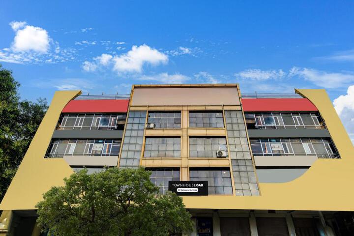 Townhouse Oak PTC Indore Junction