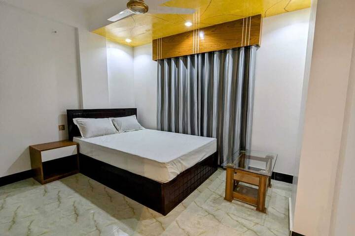 Room 5 of 6