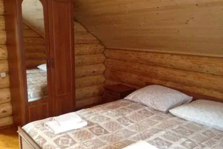 Room 4 of 14