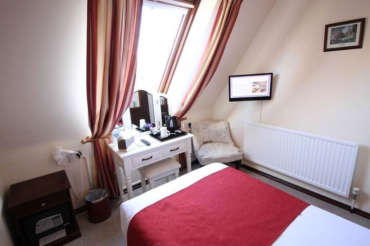 Room 72 of 140