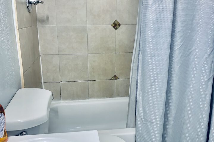 Room 7 of 9