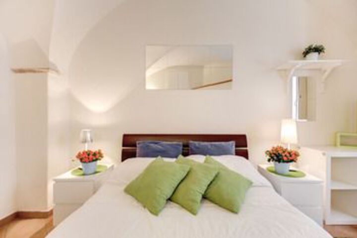 Room 45 of 330