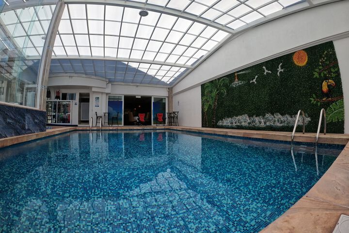 Hotel Pool
