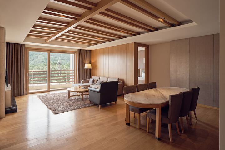 Room 15 of 110