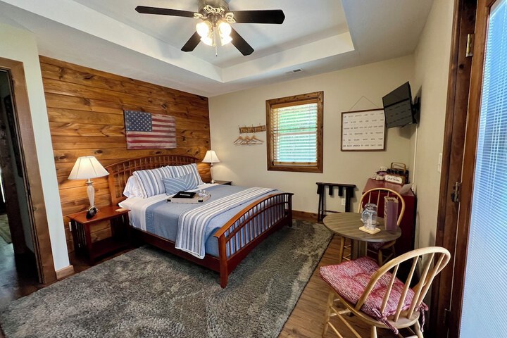 Room 7 of 28
