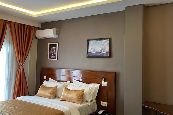 Room 16 of 51