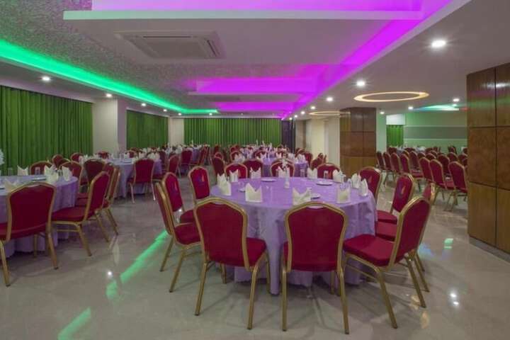 Ballroom/Hall 46 of 55