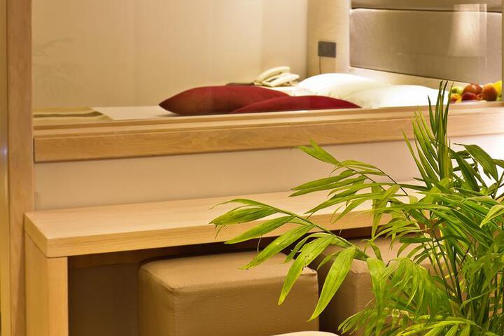Room 6 of 7