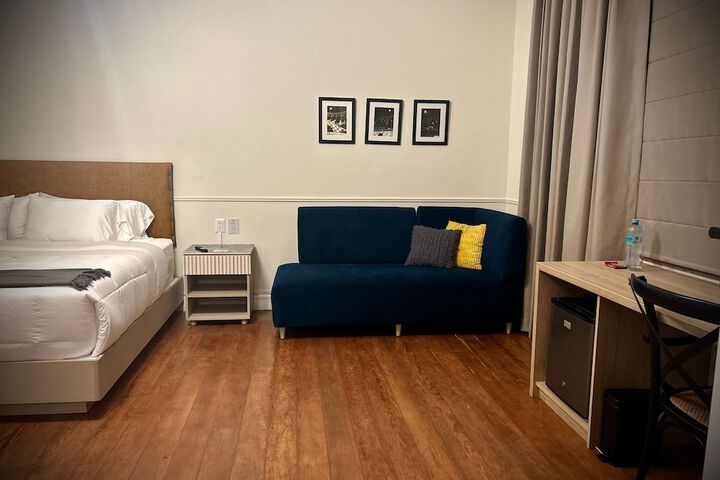 Room 9 of 36