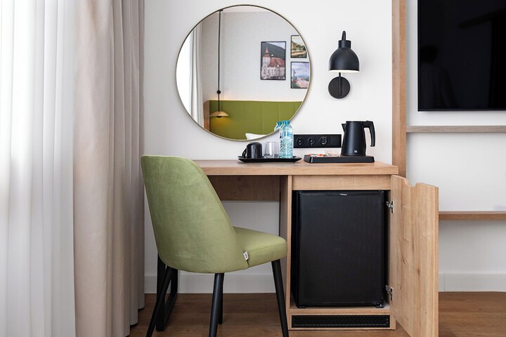 Room 15 of 83