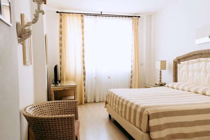 Room 26 of 119