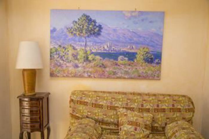 Room 152 of 160
