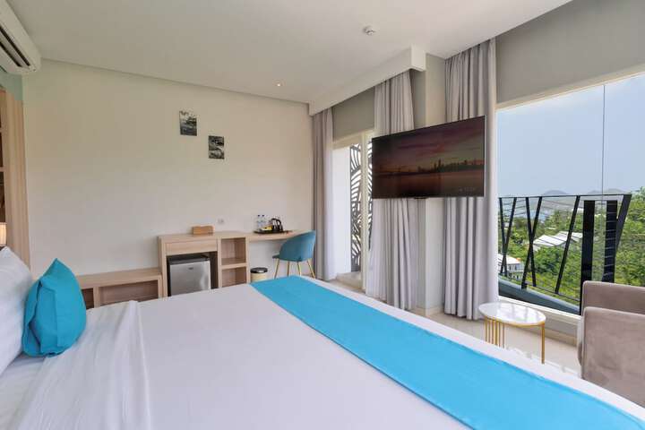 Room 32 of 125