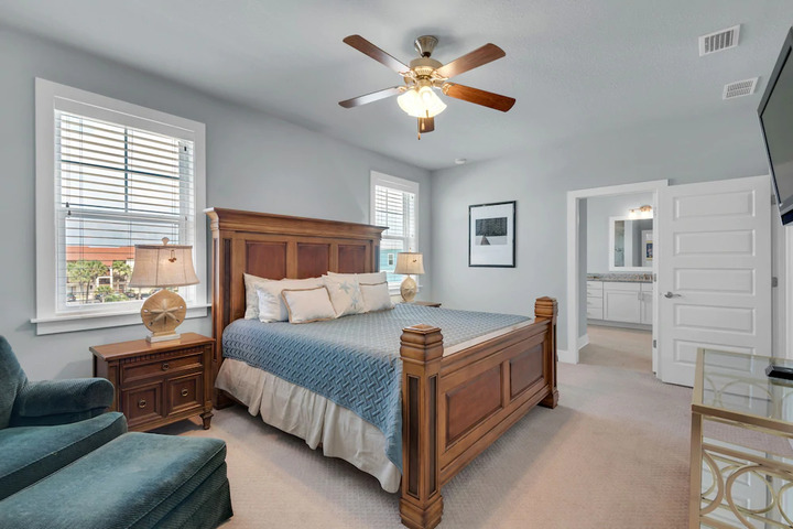 Room 4 of 9