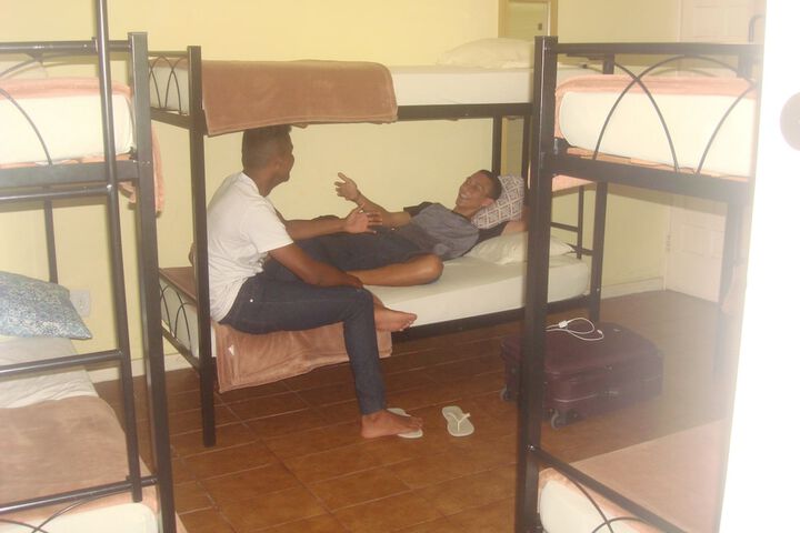 Room 9 of 76