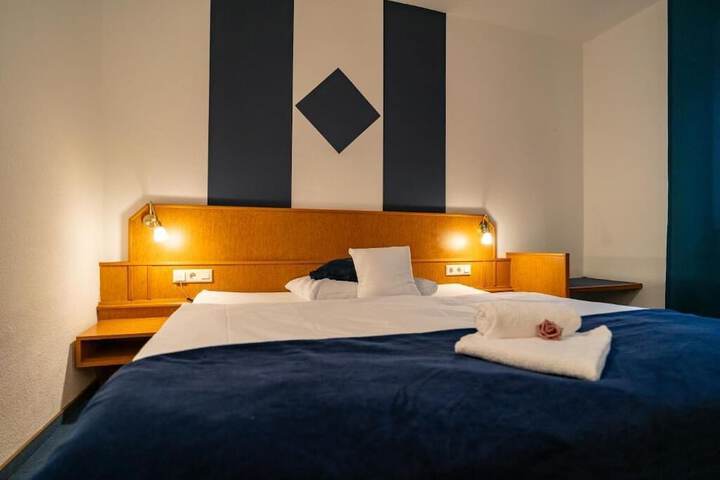 Room 2 of 16