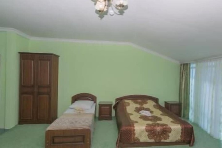 Room 22 of 37