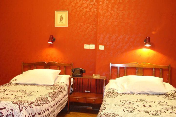 Room 13 of 53