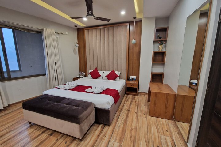 Room 7 of 19