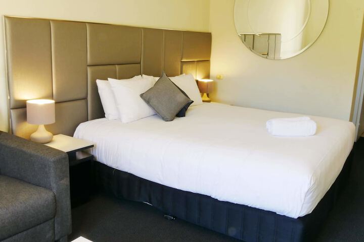 Room 18 of 37