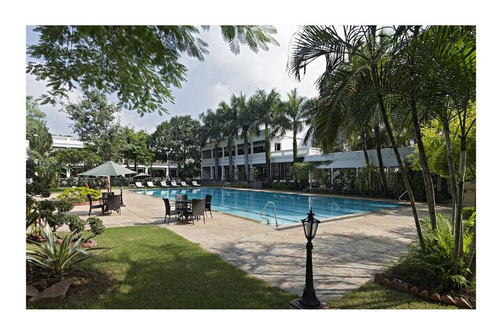 Hotel Pool