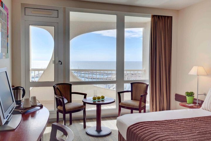 Hotel 64 of 66