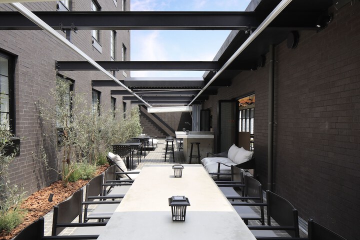 Hotel Exterior 36 of 46