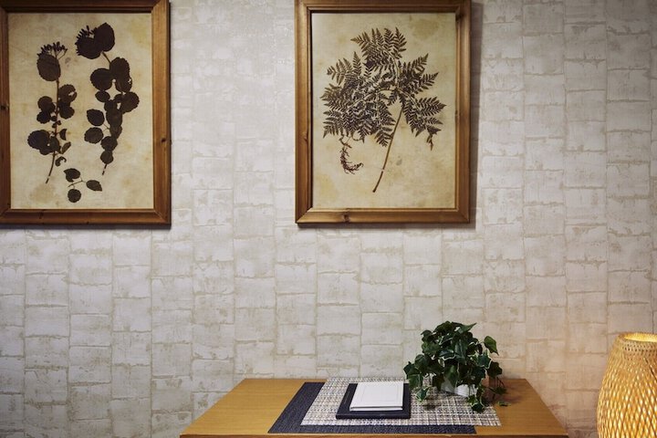 Room 10 of 27