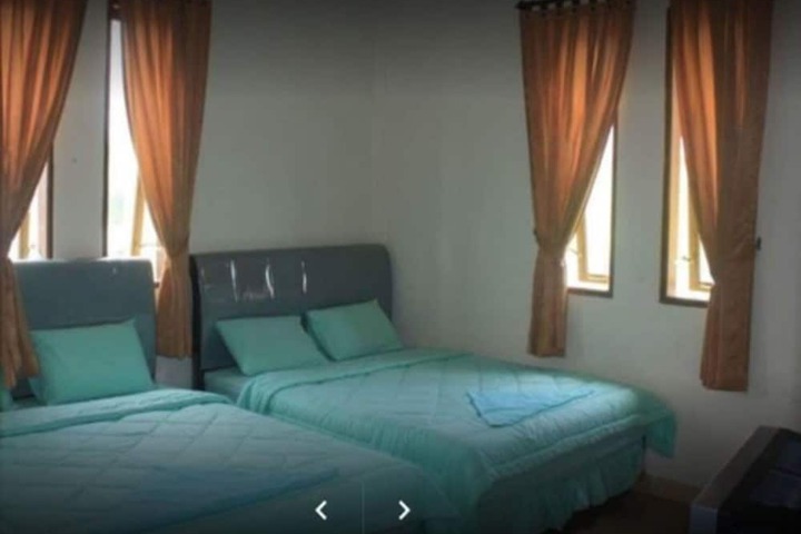 Room 8 of 14