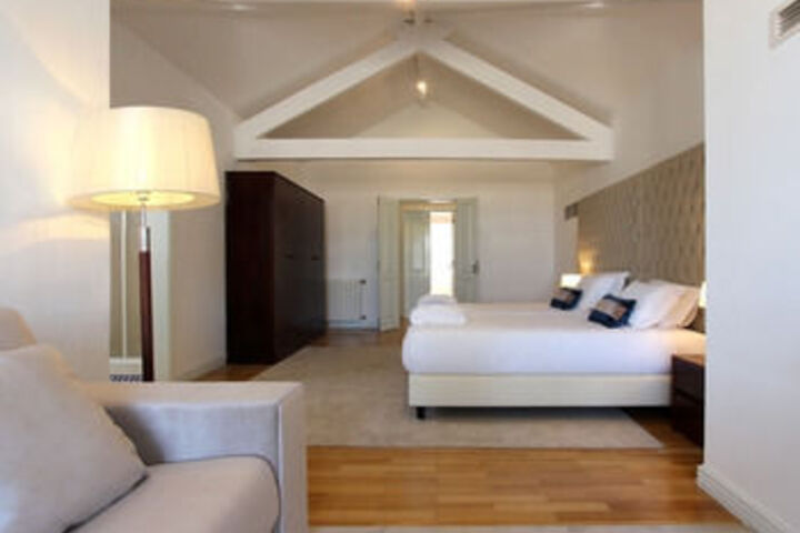 Room 30 of 73