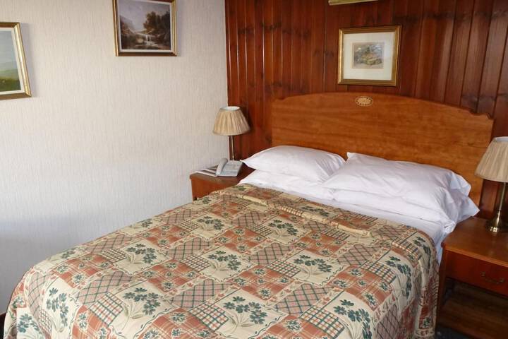 Room 8 of 25