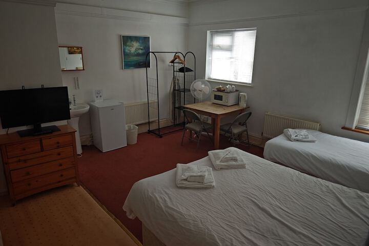 Room 21 of 153