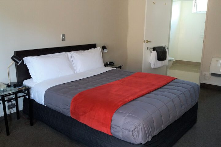 Room 13 of 84