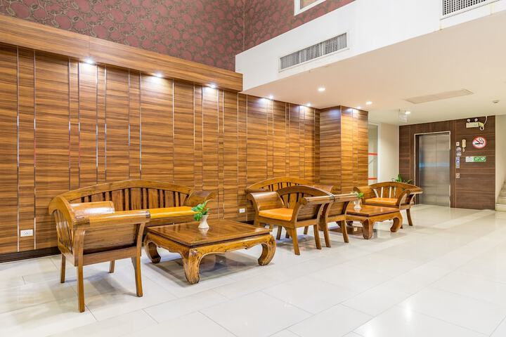 Guest Lobby