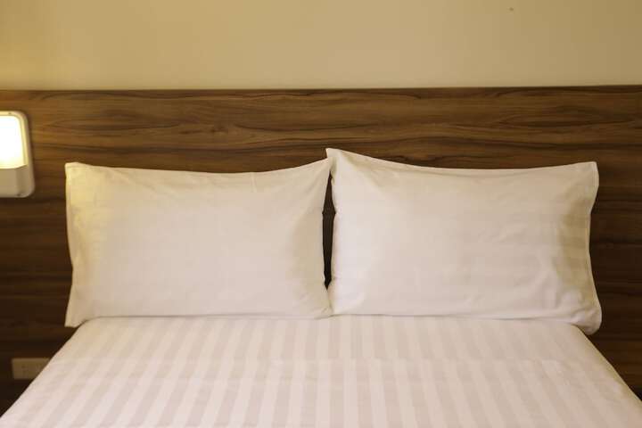Room 6 of 31