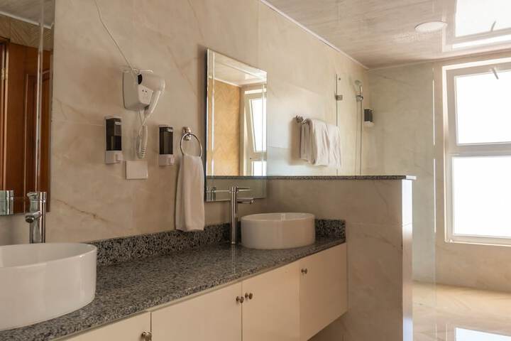 Room 44 of 75