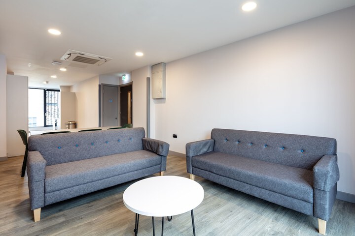 Room 8 of 16