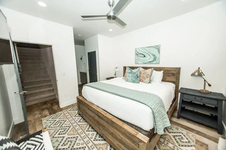Room 4 of 21