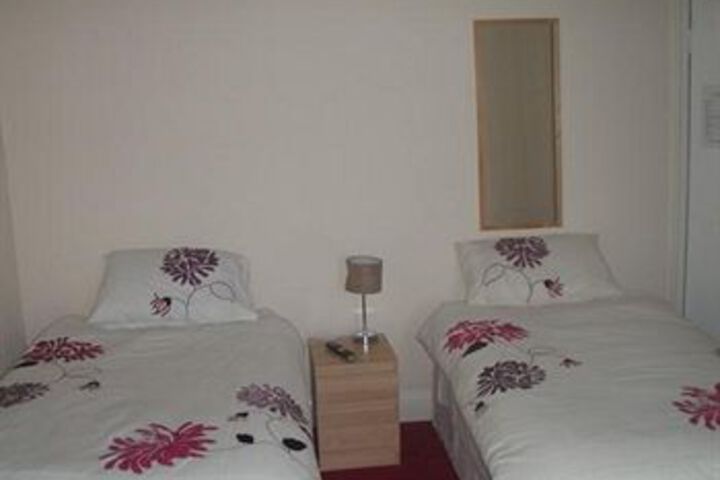 Room 4 of 14