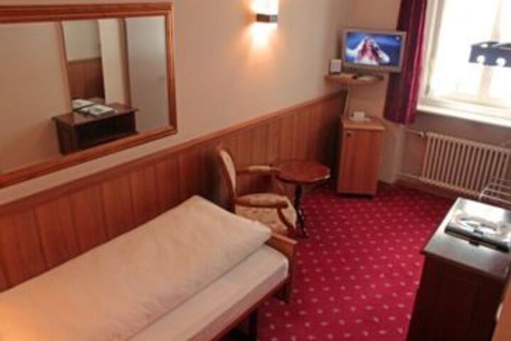 Room 40 of 106
