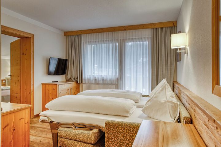 Room 48 of 171