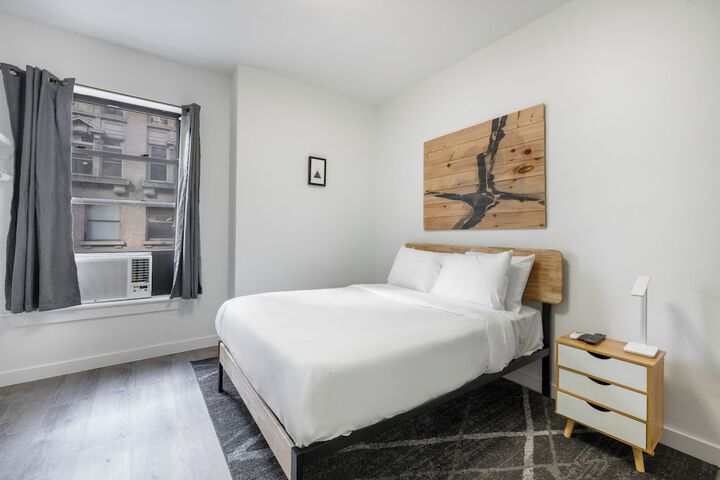 Room 8 of 19