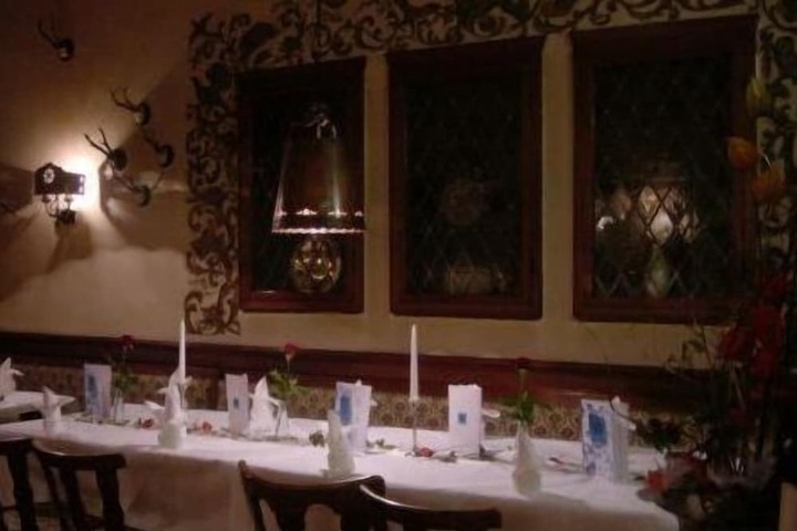 Dining 18 of 24