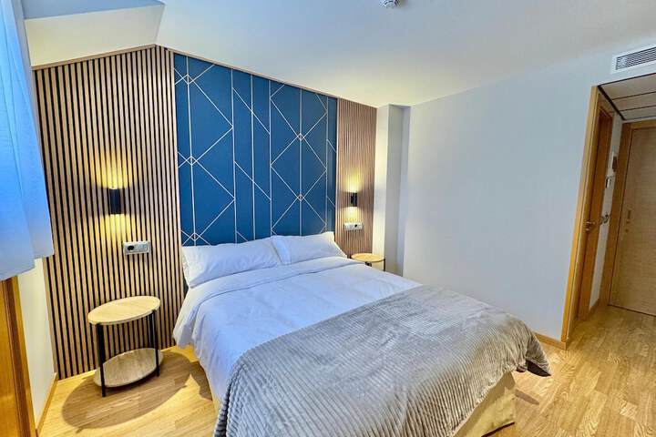 Room 46 of 80