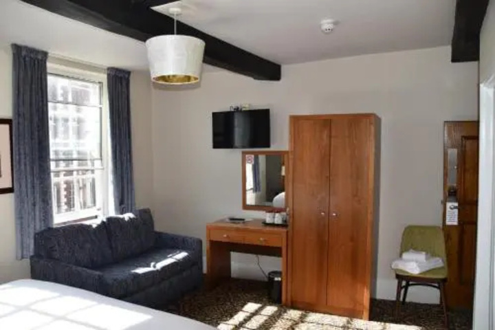Room 3 of 5