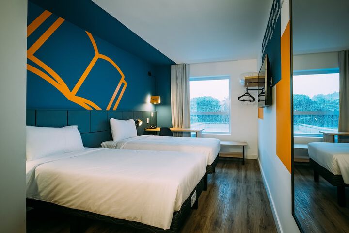 Room 7 of 96