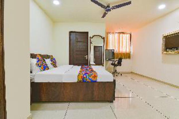 Room 14 of 27