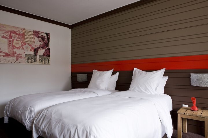 Room 21 of 53