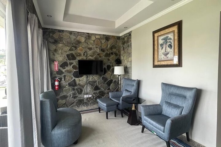 Room 10 of 86