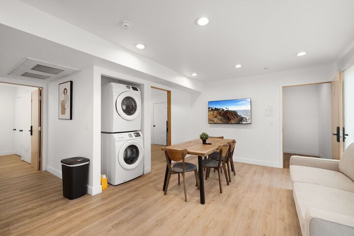 Room 5 of 10